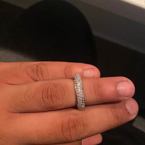 Austrian Crystal Full Pavé Band, Ring Silver Plated - Picture 4 of 11